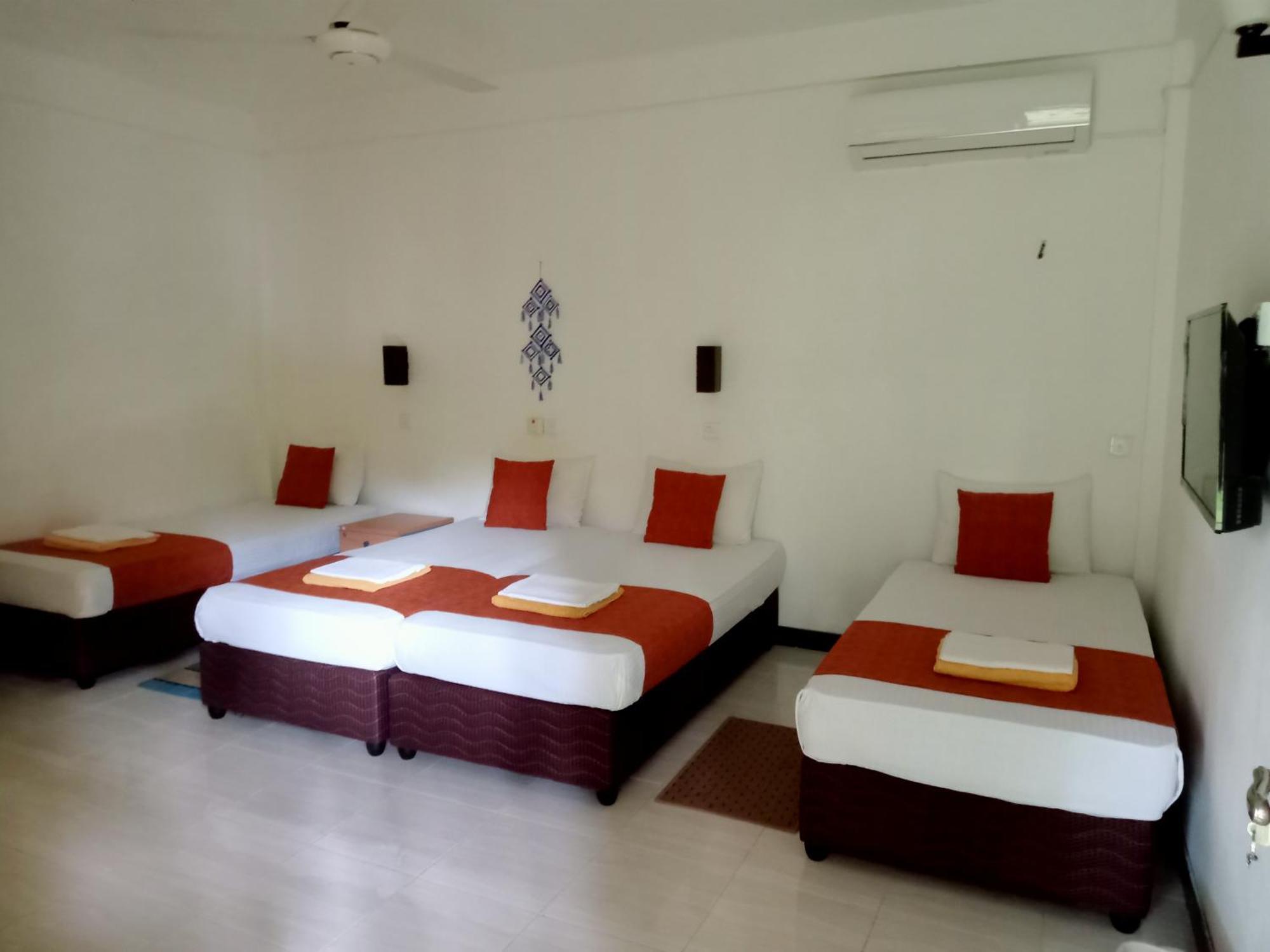 Kithmi Resort بولاناروفاي المظهر الخارجي الصورة